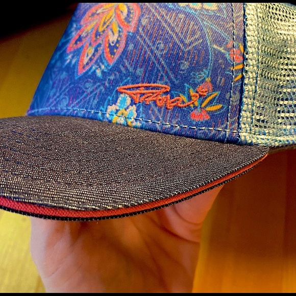 COPY - Women’s SnapBack Prana trucker hat.. Paisley design w/ denim,blues & pin… - Picture 2 of 5